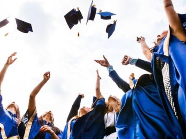 Il diploma di scuola superiore a Taranto offre opportunità di crescita personale e professionale. Con il diploma si accede a lavori qualificati